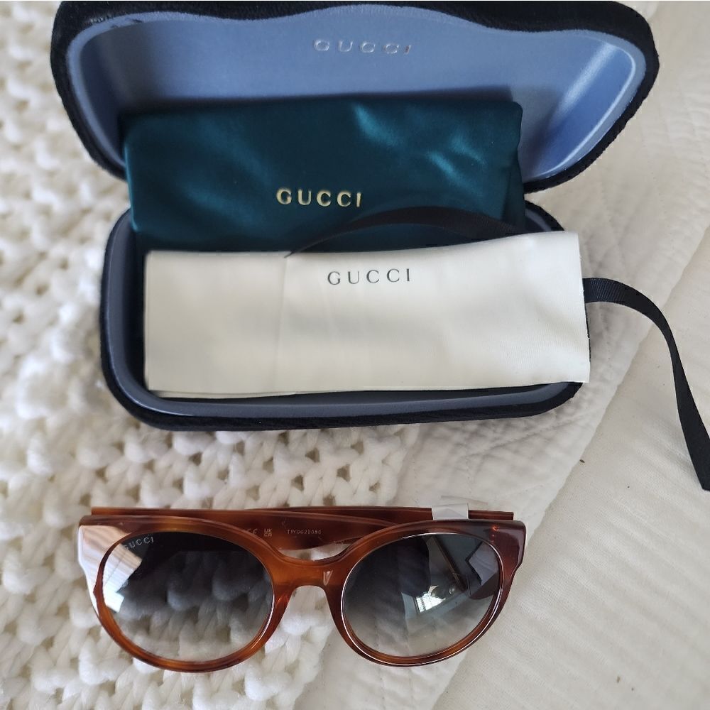 Gucci sunglasses new in case - Picture 11 of 12